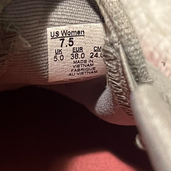 Vans Women's Gray and Pink Casual Shoes - Picture 2 of 4